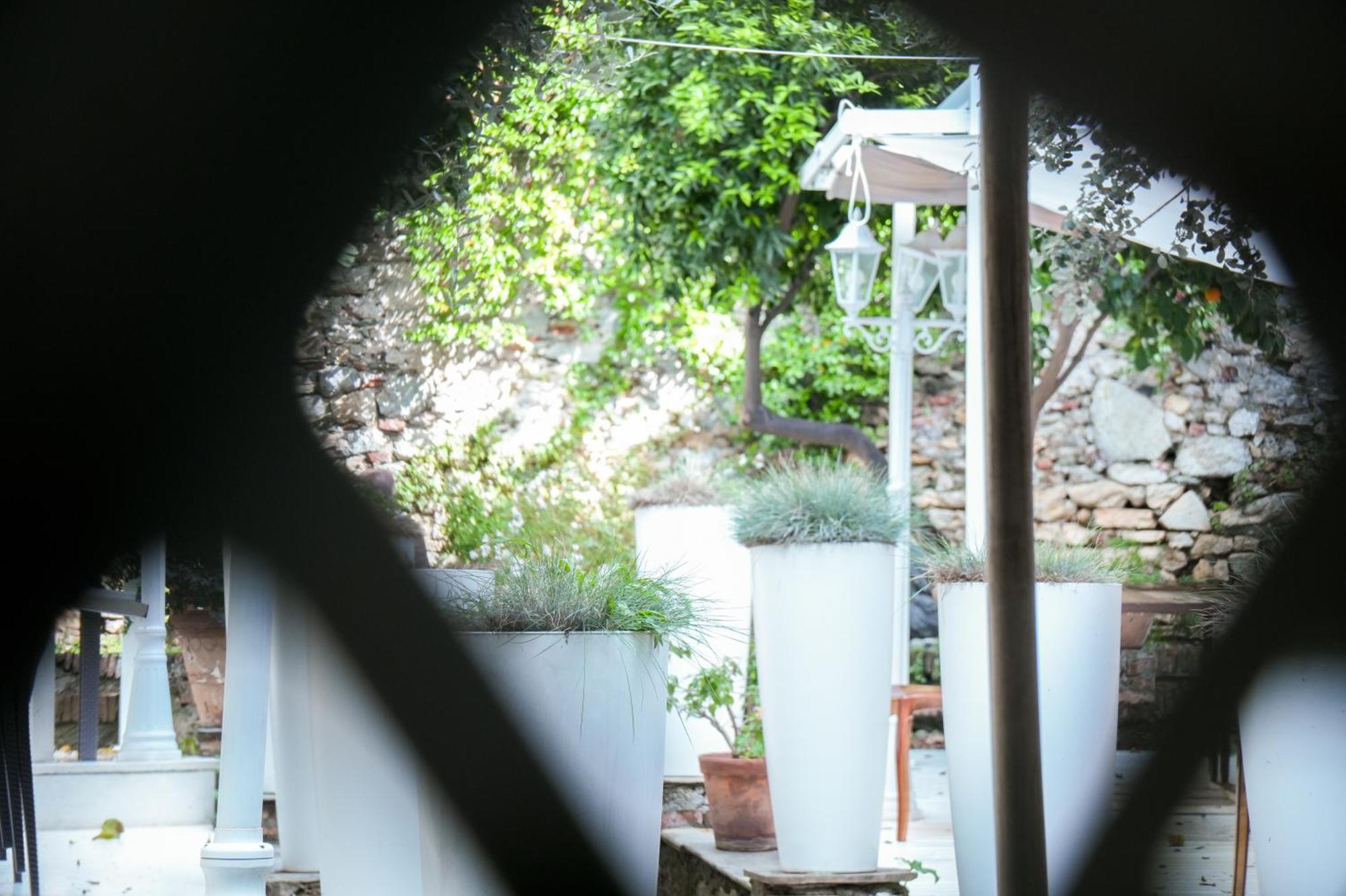 White Lerici Hotel Екстериор снимка