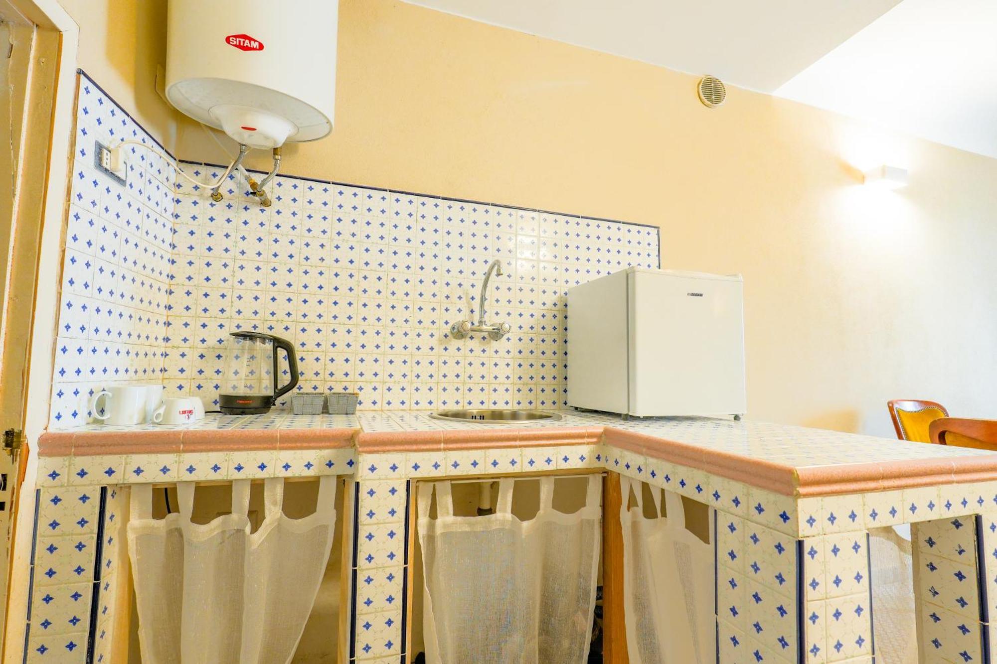 White Lerici Hotel Екстериор снимка